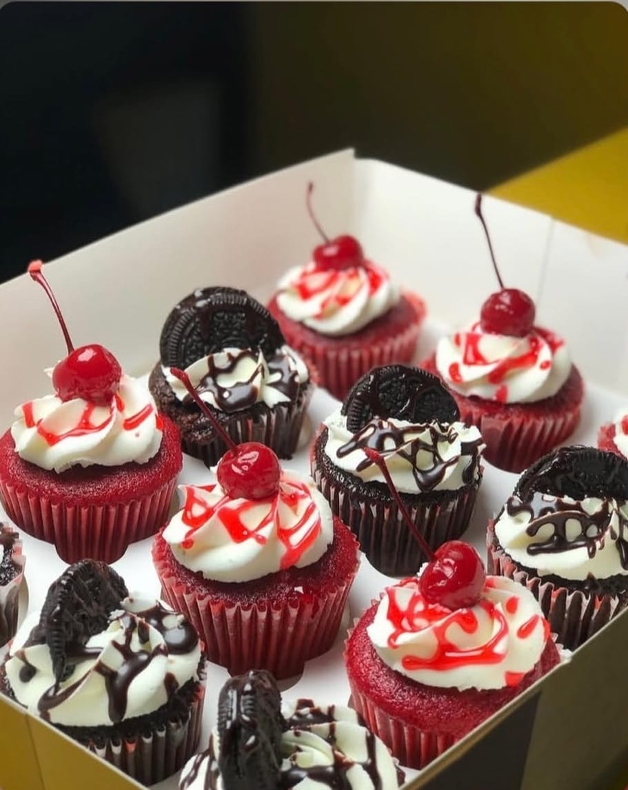 Post 6 by Cakesbymamarazzi on Instagram (image)