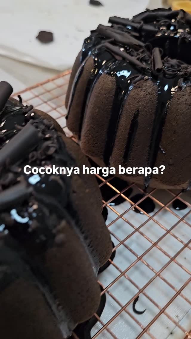 Post 6 by Pabrik roti on Instagram (video)