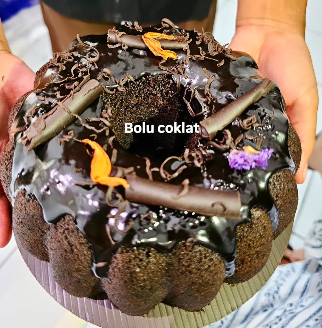 Post 3 by Pabrik roti on Instagram (image)