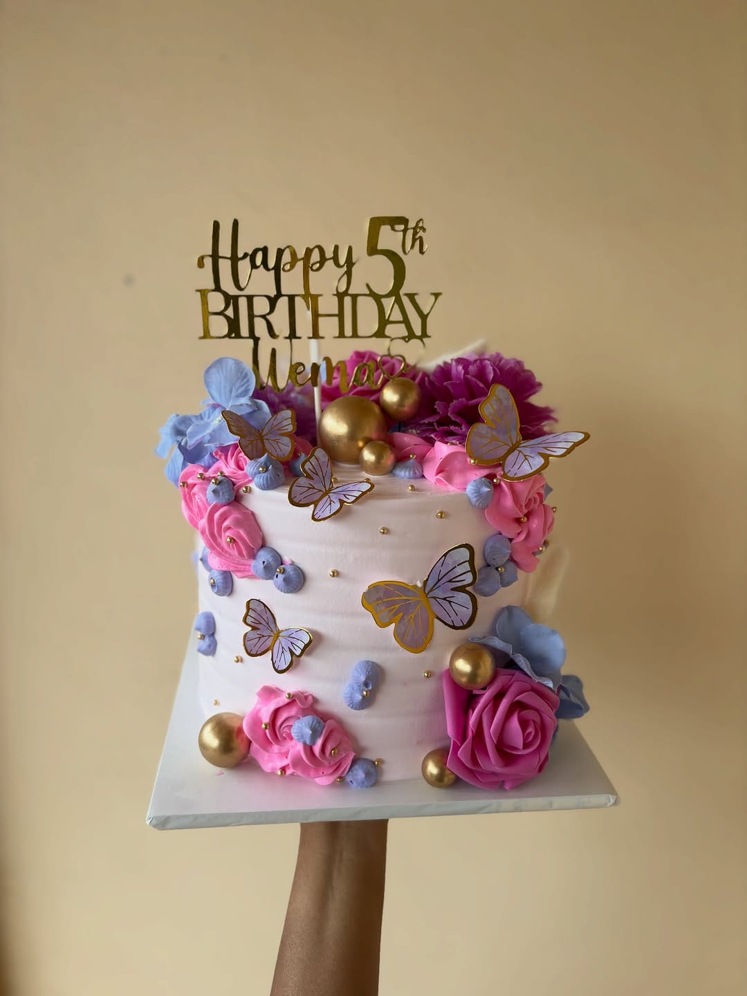Post 3 by Sheycakes ; Cakes•Cupcakes •Gift Packages on Instagram (carousel)