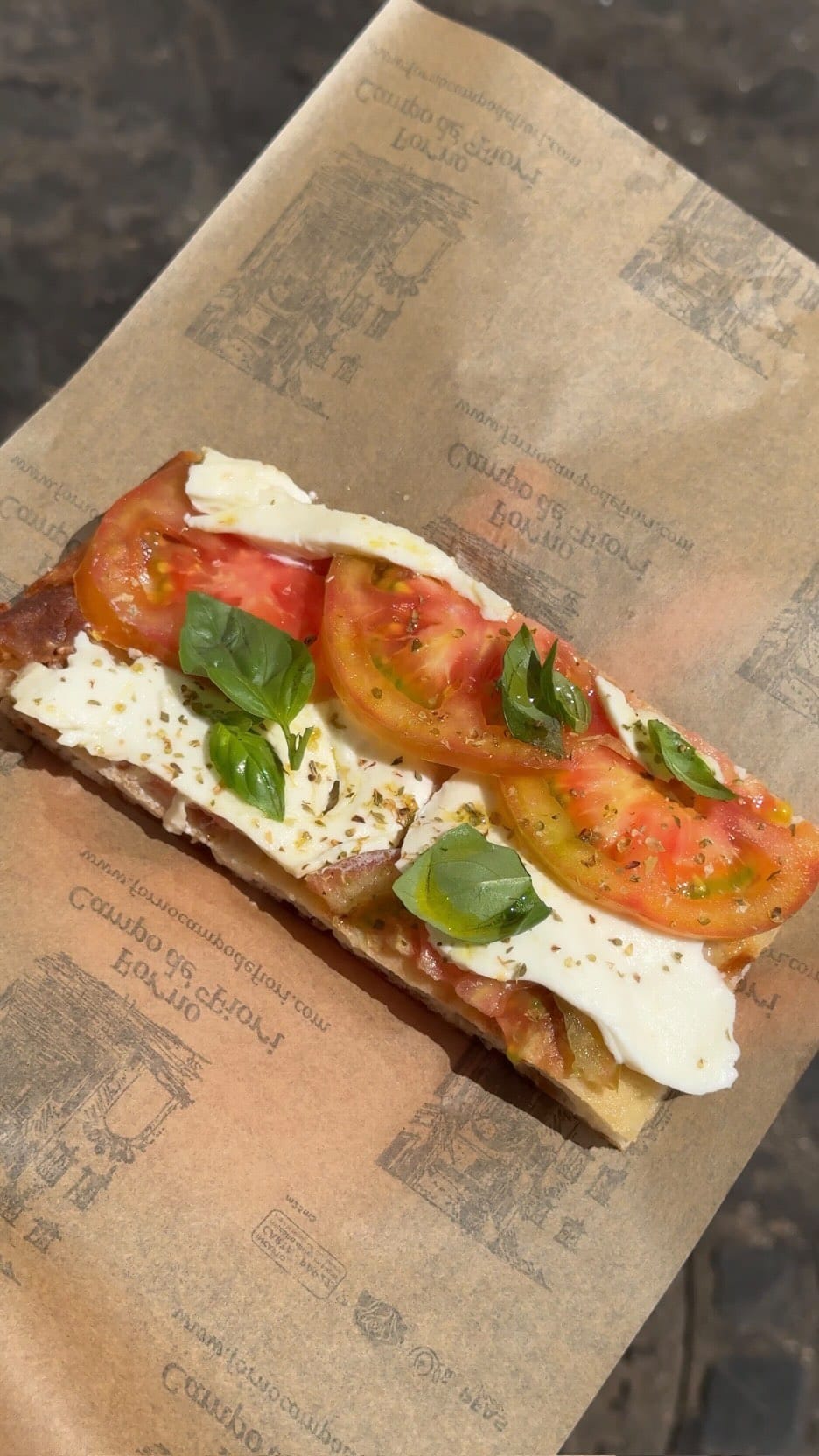 Post 1 by Forno Campo de’ Fiori dal 1880 on Instagram (video)