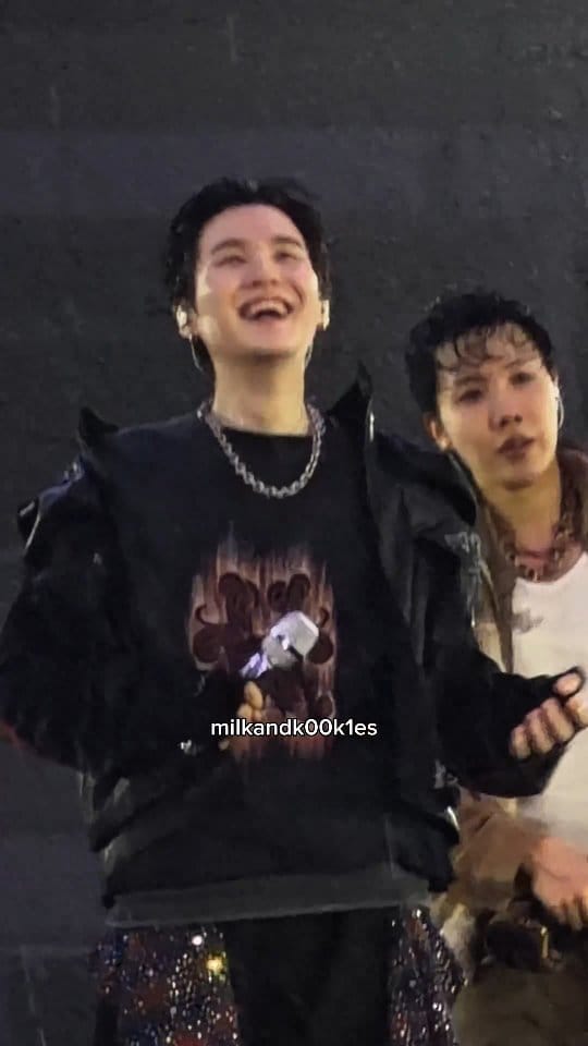 Post 8 by SUGA 민윤기 on Instagram (video)