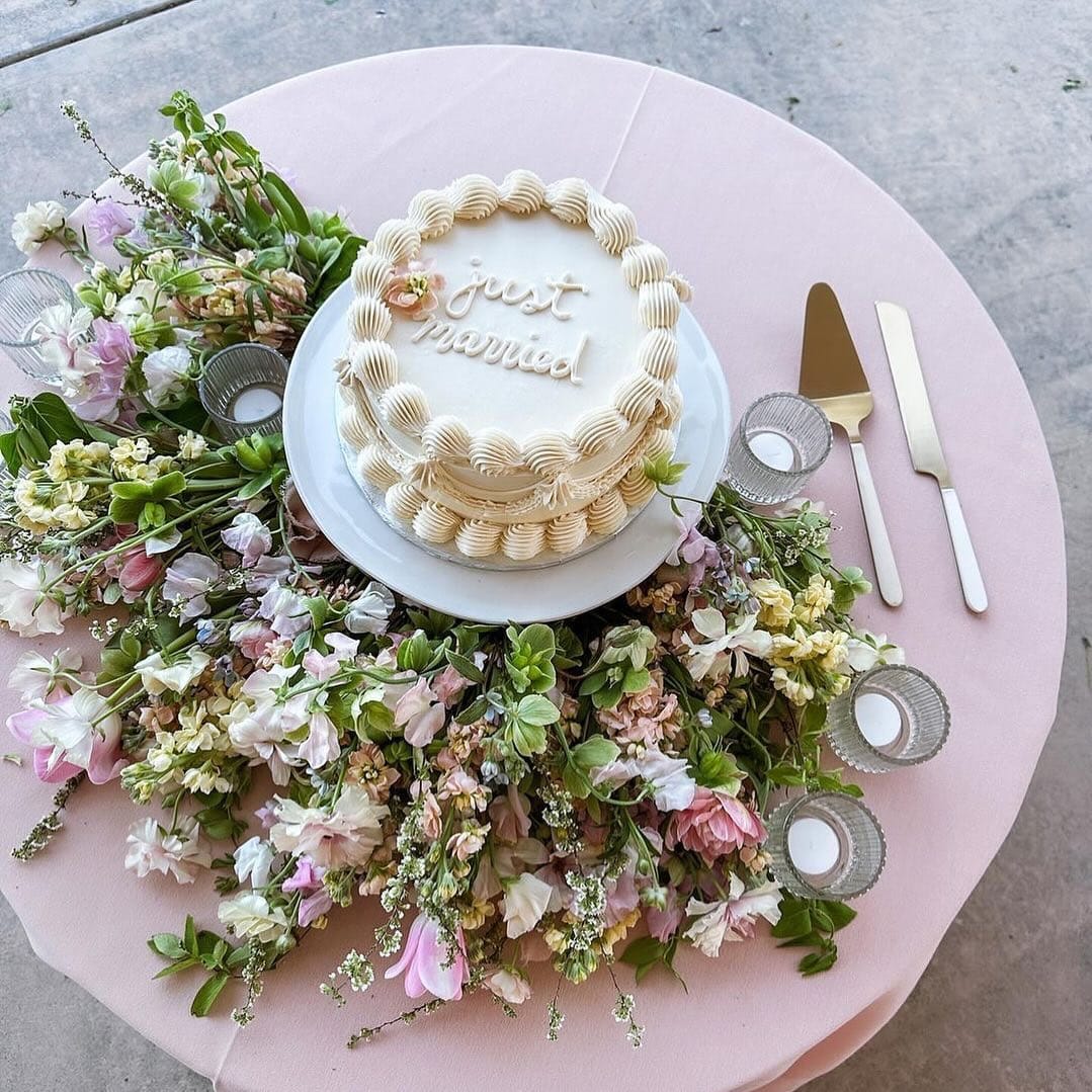 Post 4 by Cupcakin' Bake Shop on Instagram (image)