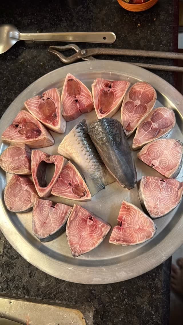 Post 8 by Truly Bong on Instagram (video)
