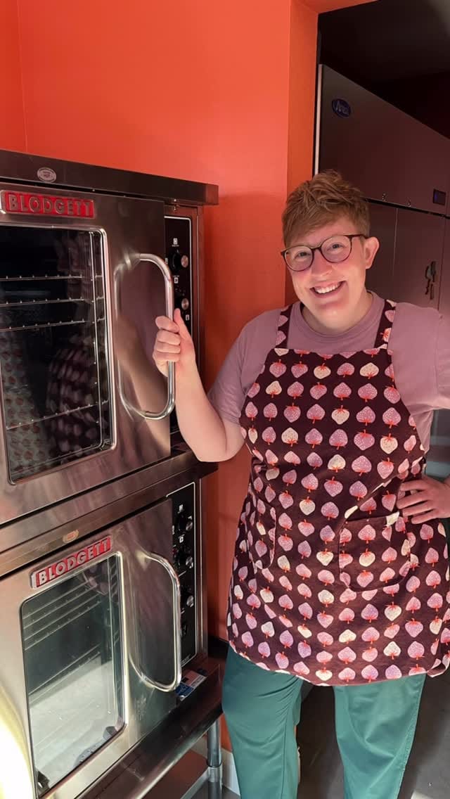 Post 6 by Pie Bird Pies on Instagram (video)