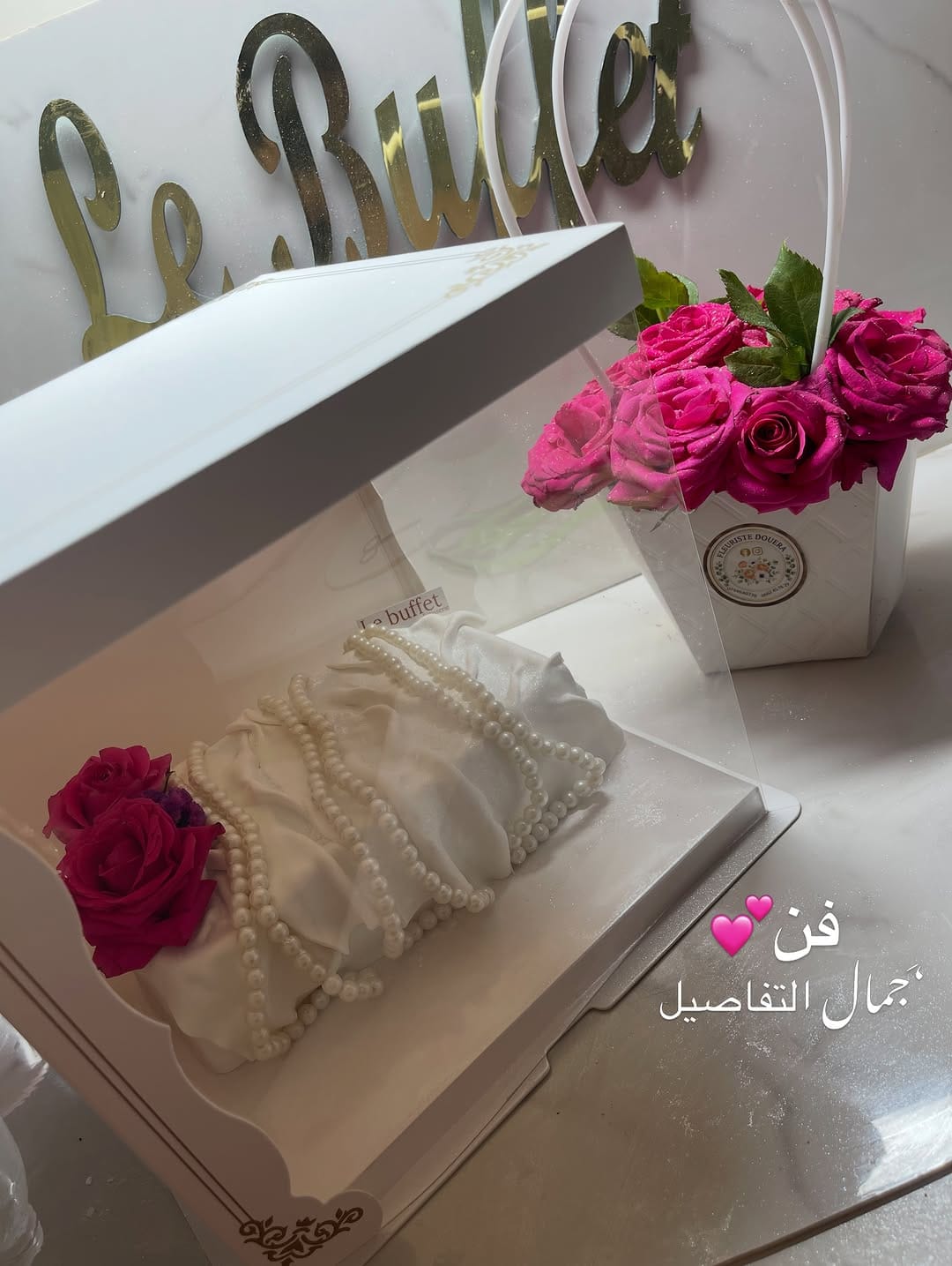 Post 6 by Le buffet | cake design | mini cake | pâtisserie on Instagram (carousel)
