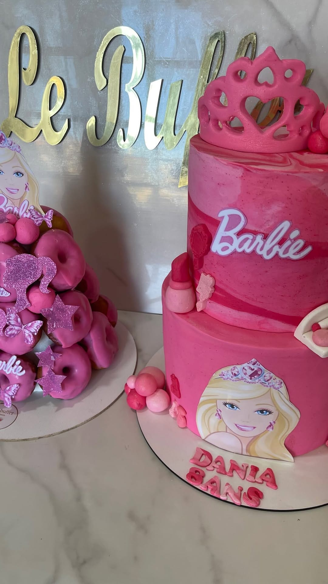 Post 7 by Le buffet | cake design | mini cake | pâtisserie on Instagram (video)