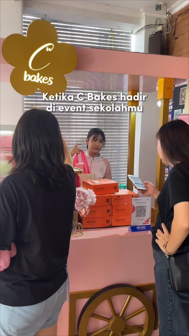 Post 3 by C Bakes - Super Chiffon on Instagram (video)