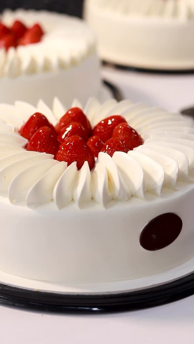 Post 9 by Repostería Los Chatos on Instagram (video)