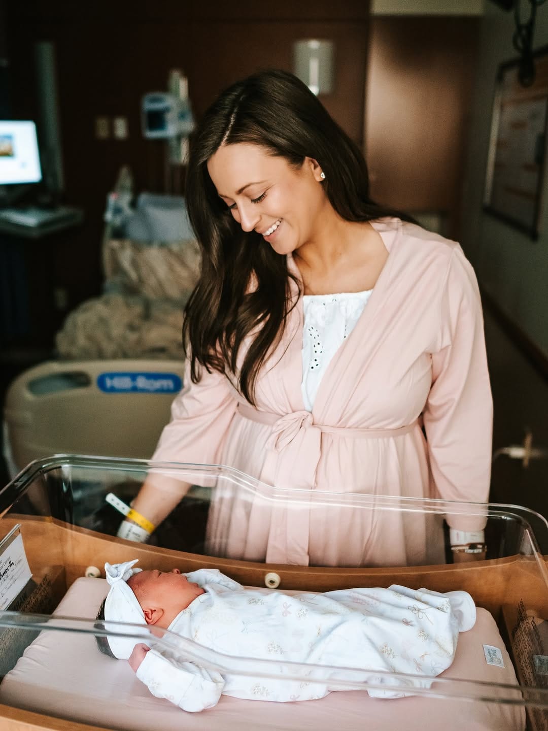 Post 4 by Lindsey Martin | Richmond Photographer on Instagram (carousel)