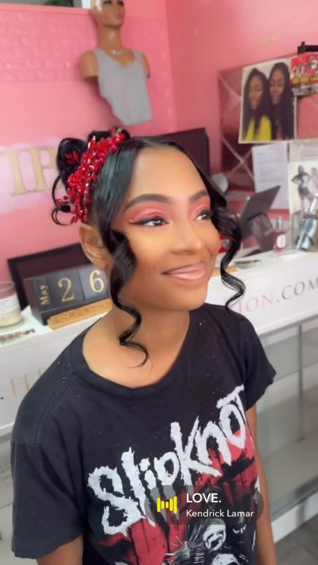 Post 6 by G Twins Salon on Instagram (video)