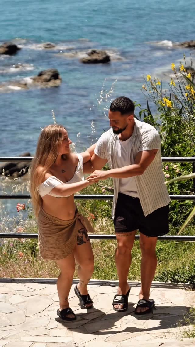 Post 4 by Cristina Ávila on Instagram (video)