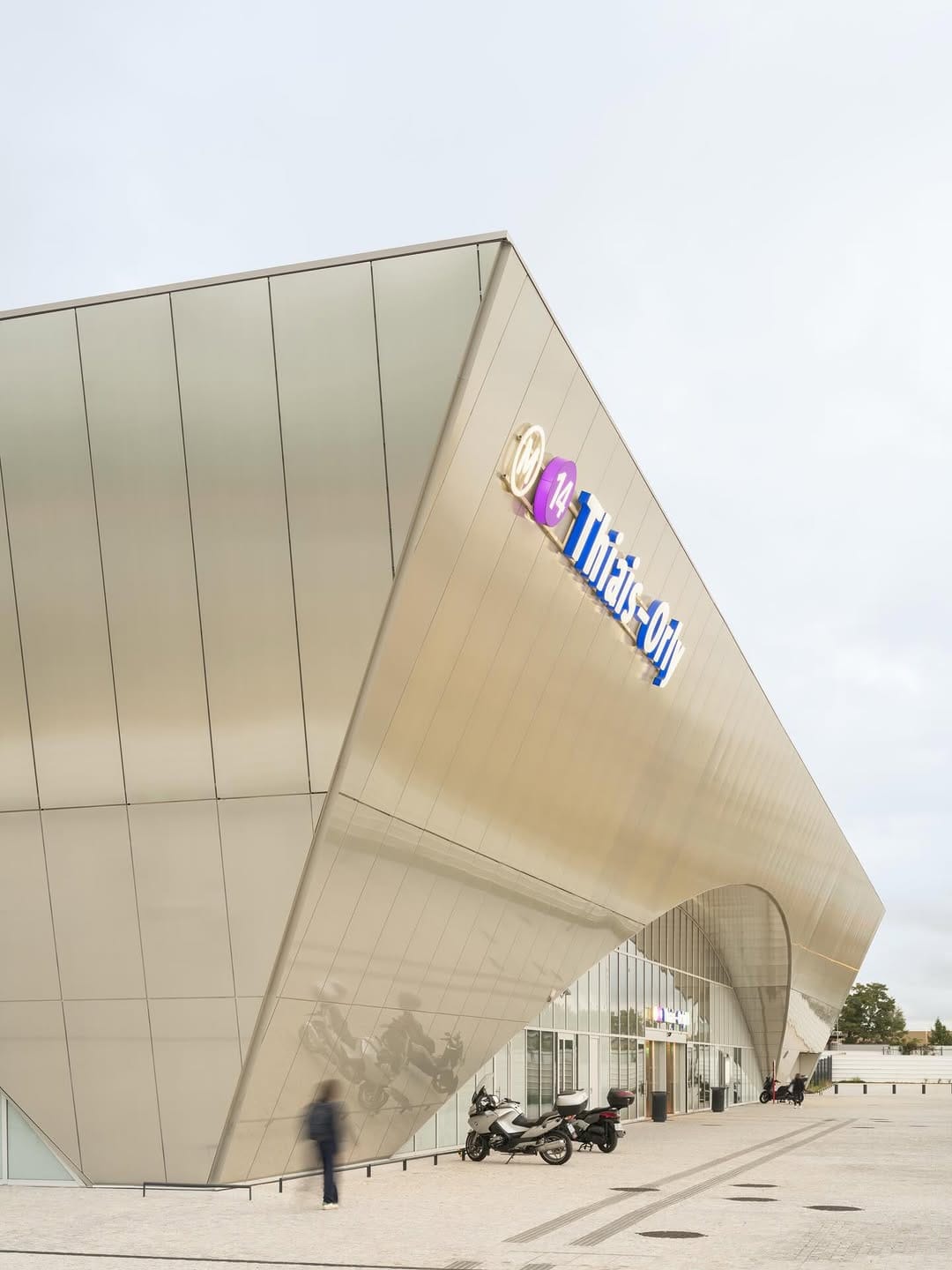 Post 6 by Valode & Pistre on Instagram (carousel)