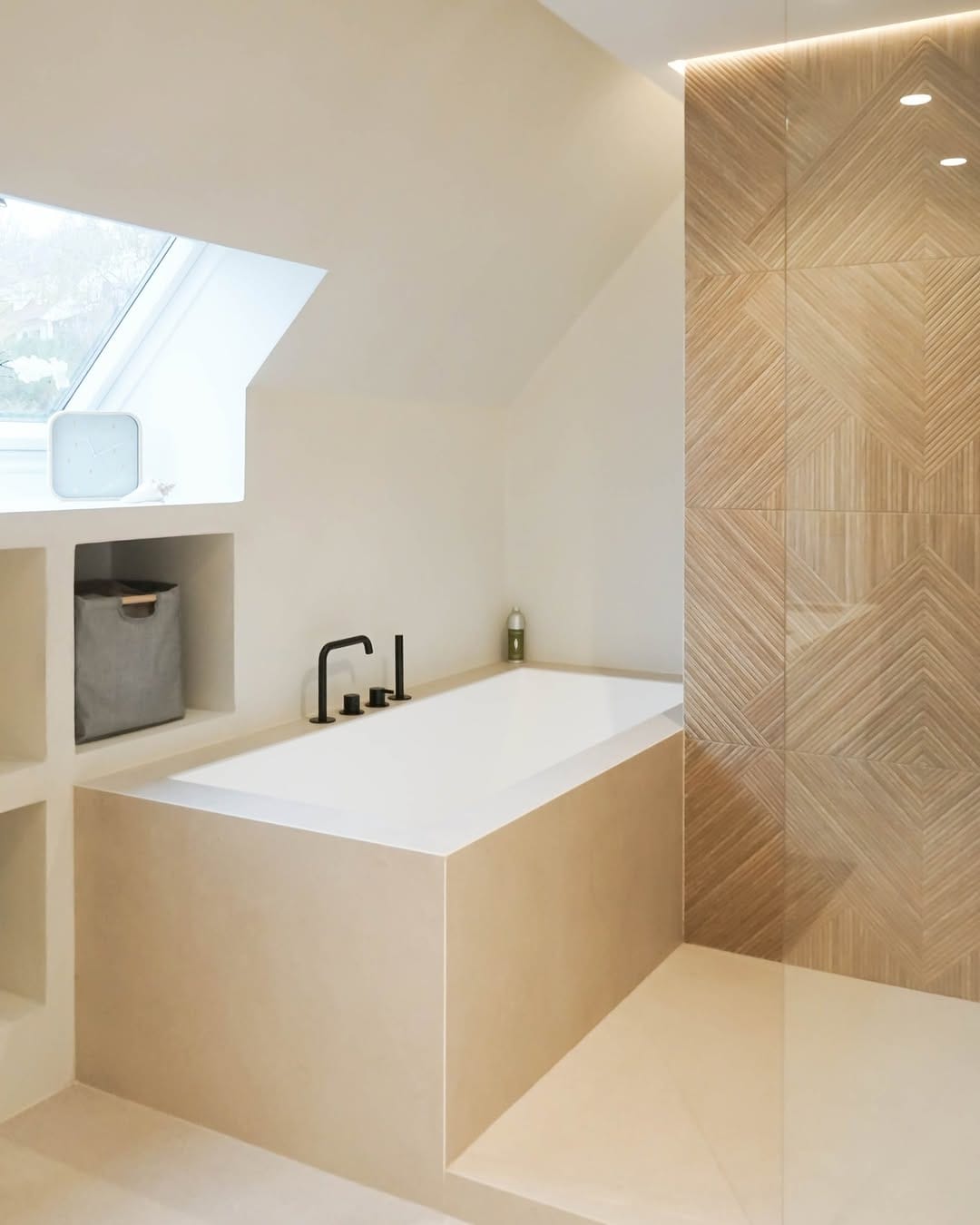Post 2 by Atelier Aim on Instagram (image)
