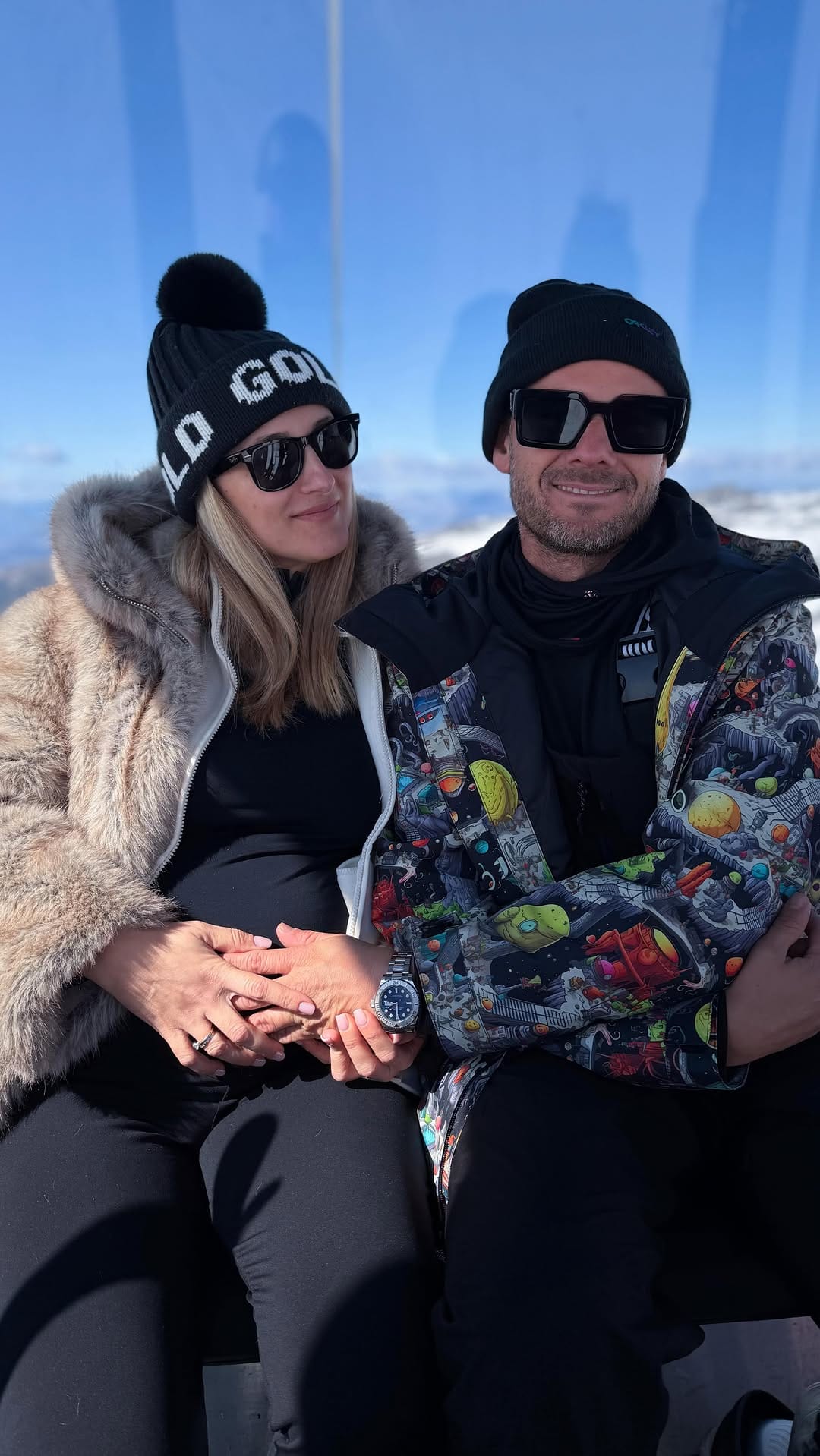 Post 10 by 6 EN CASA 👱🏻‍♀️+👩🏻‍🦲=👦🏼👦🏼👧🏼🐶❣️ on Instagram (video)