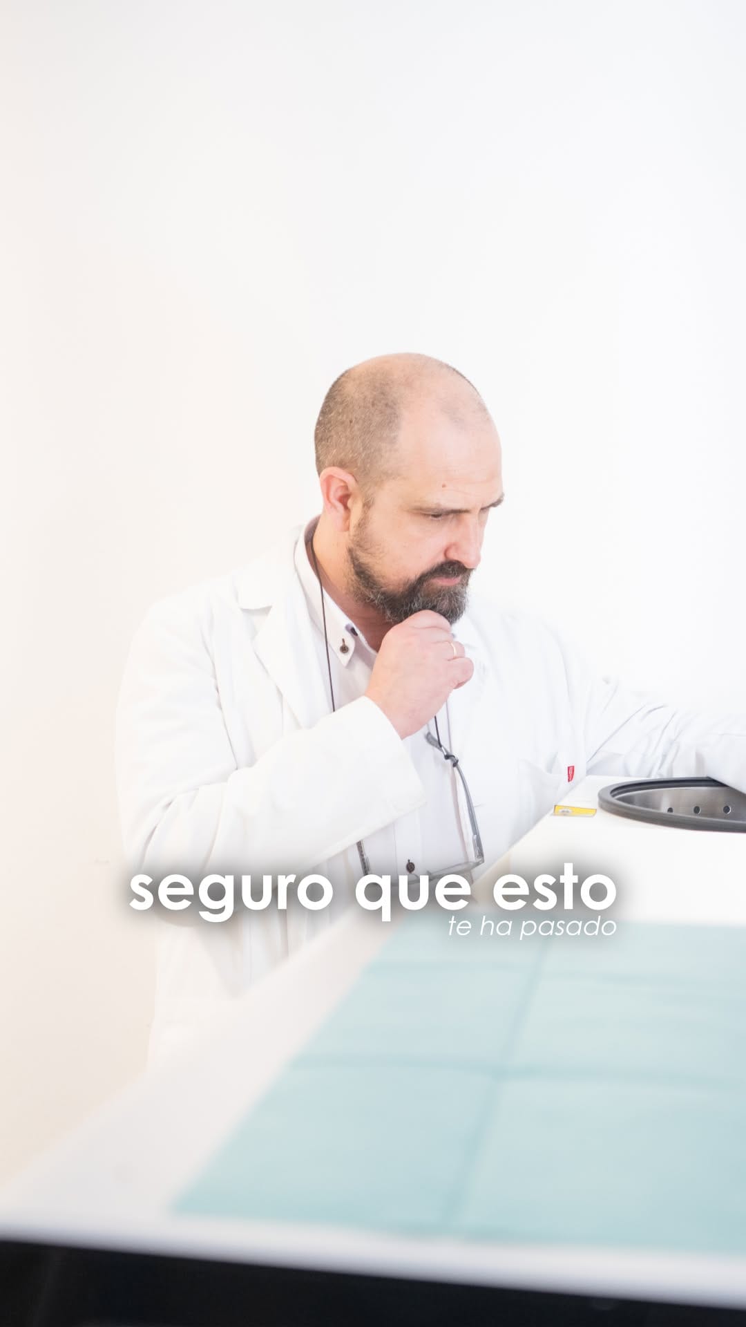 Post 8 by CLINICA VIECO on Instagram (video)