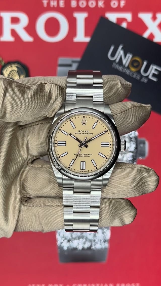 Post 7 by Unique Timepieces 24 | Luxury Watches on Instagram (video)