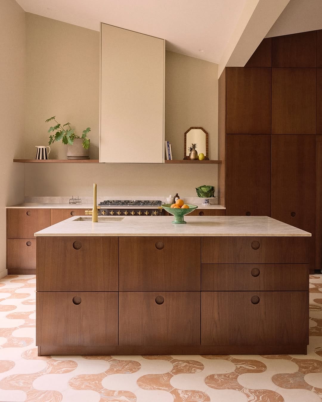 Post 5 by STUDIO MARGAUX SLOWEY on Instagram (image)