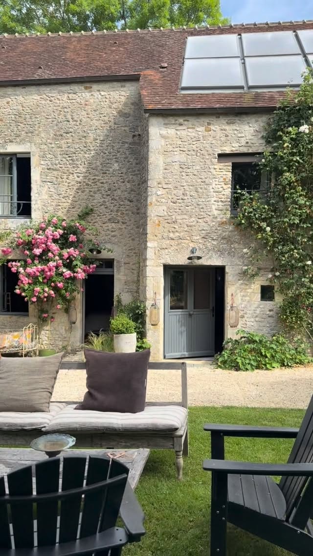 Post 1 by Maison Particulière on Instagram (video)