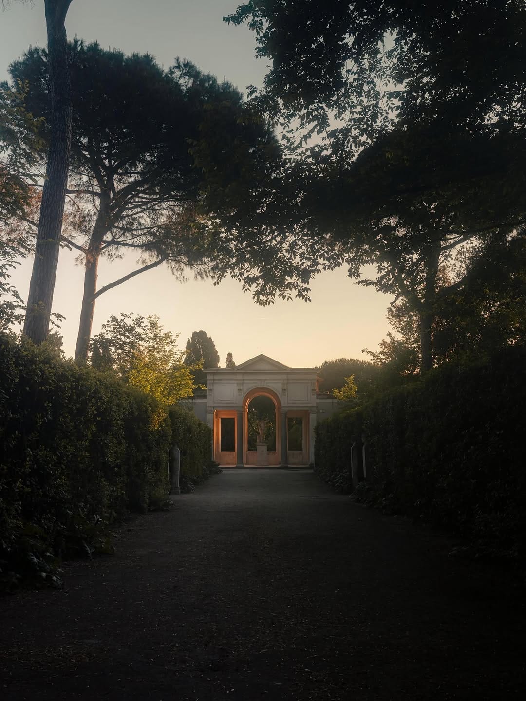 Post 2 by Edgar Jayet on Instagram (image)