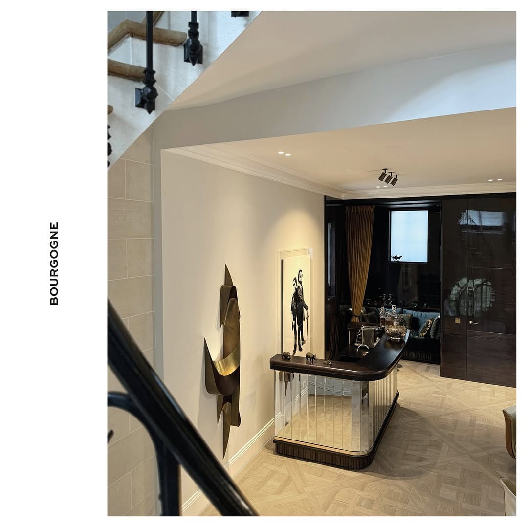 Post 4 by Eve von Romberg on Instagram (image)