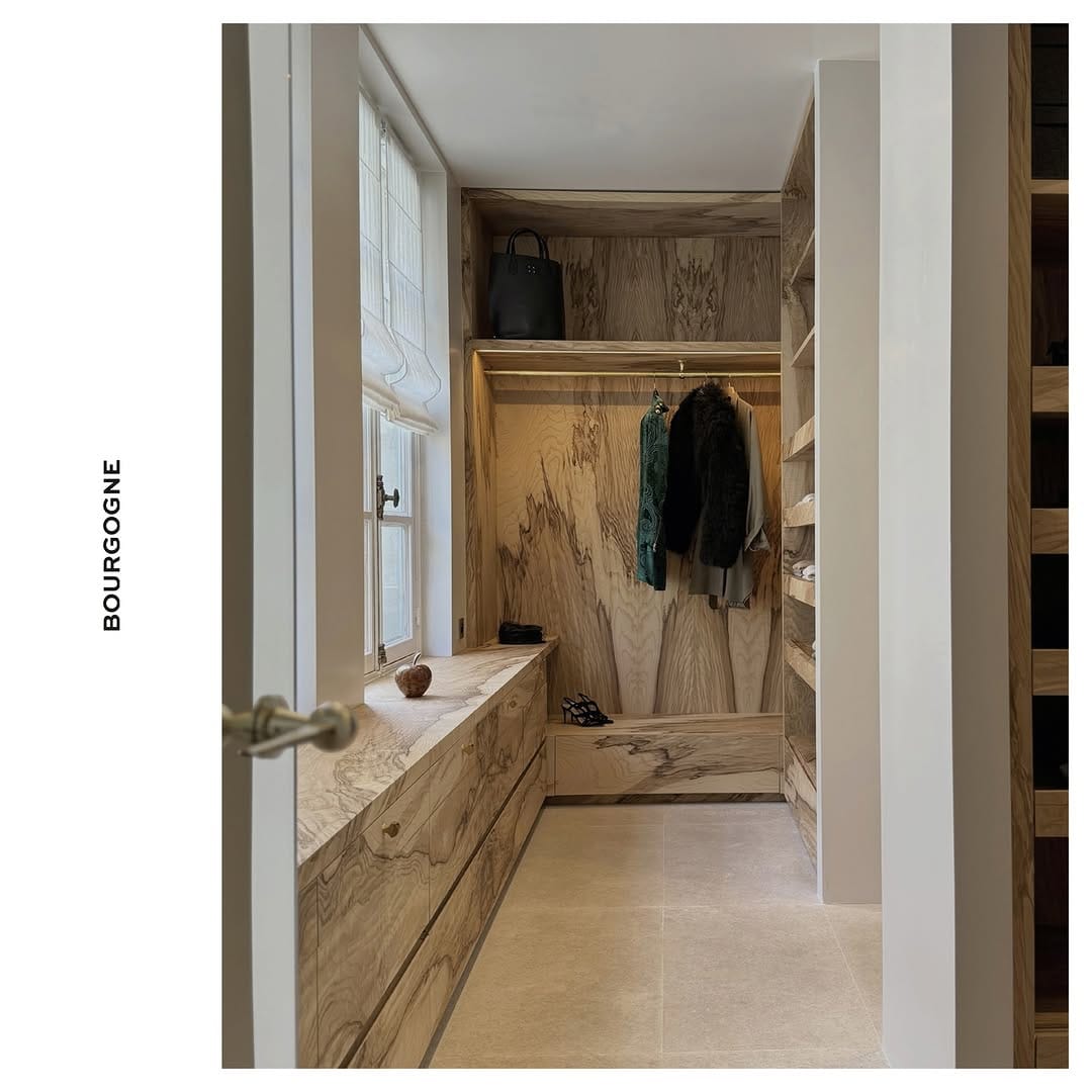 Post 7 by Eve von Romberg on Instagram (image)