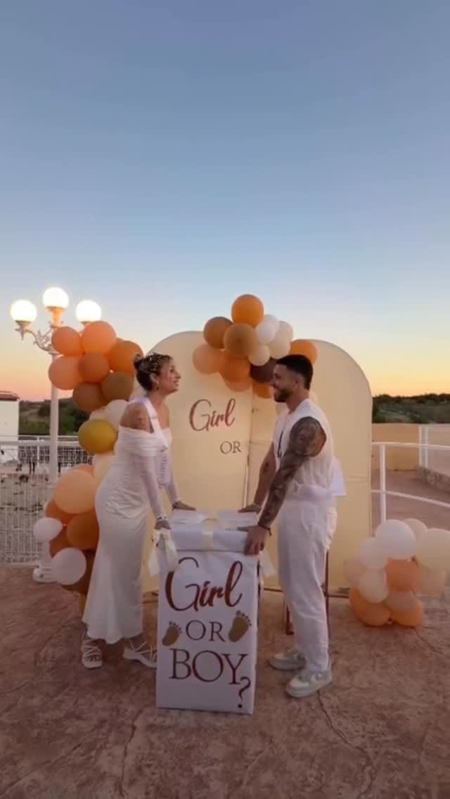 Post 8 by E S T E F A N I A❤️‍🔥 on Instagram (video)