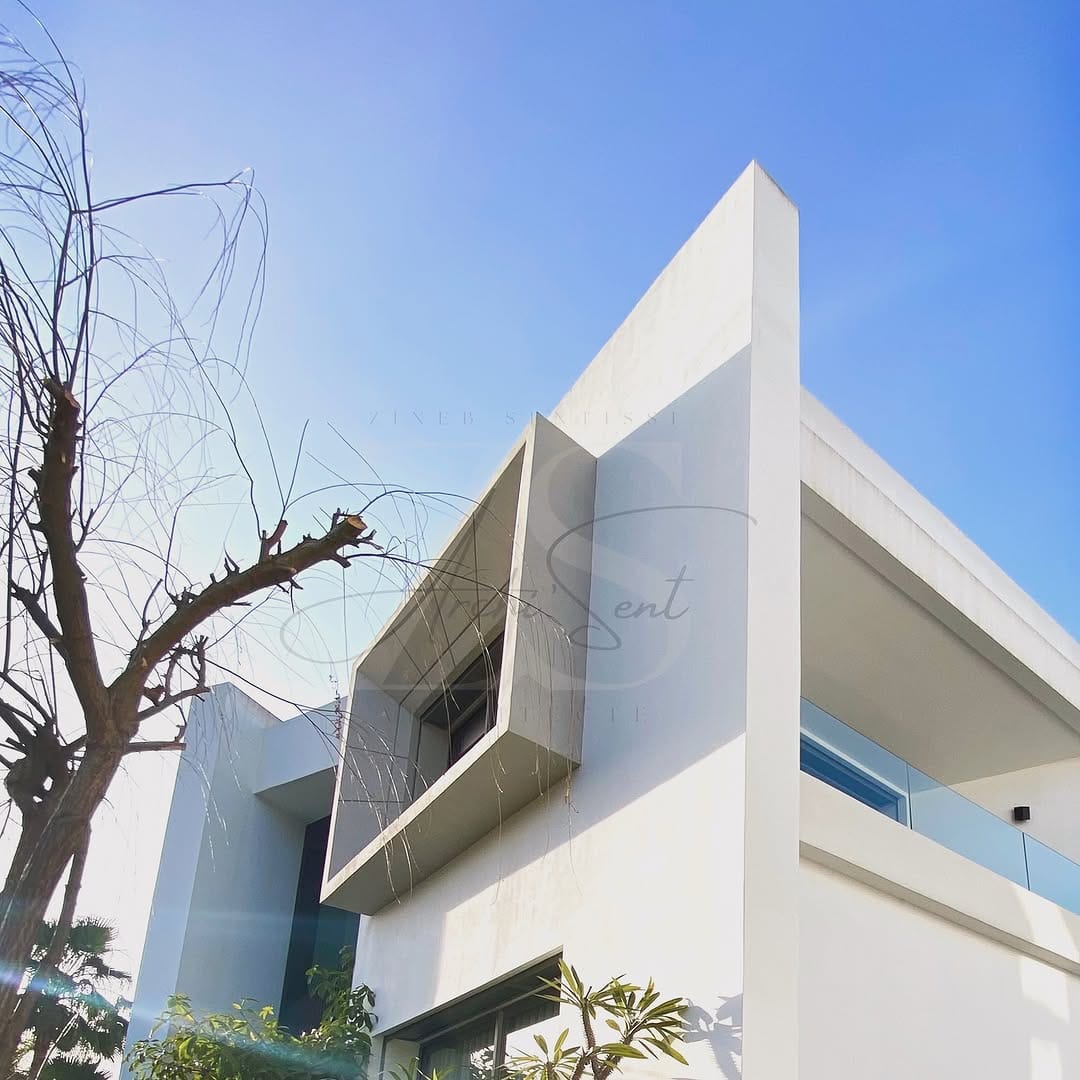 Post 8 by Z I N E B   S E N T I S S I  ARCHI’SENT on Instagram (image)