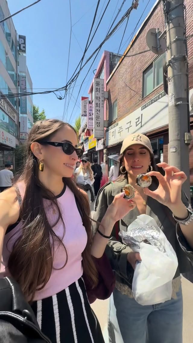 Post 5 by Marianna & Sofia 希腊姐妹花 on Instagram (video)