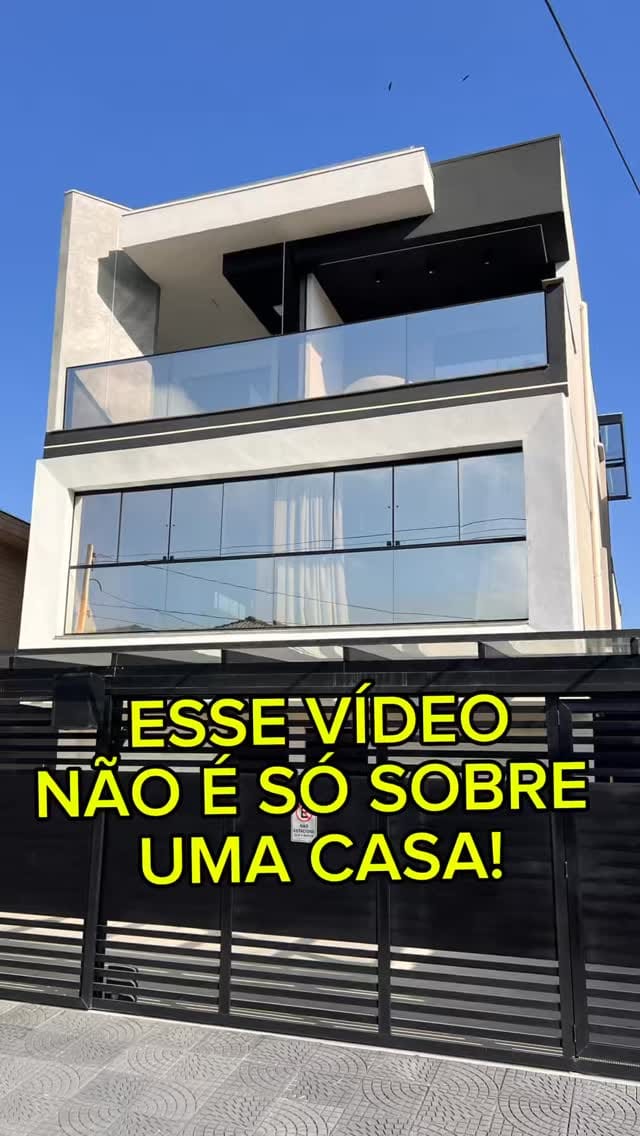 Post 3 by Michaella Nogueira on Instagram (video)