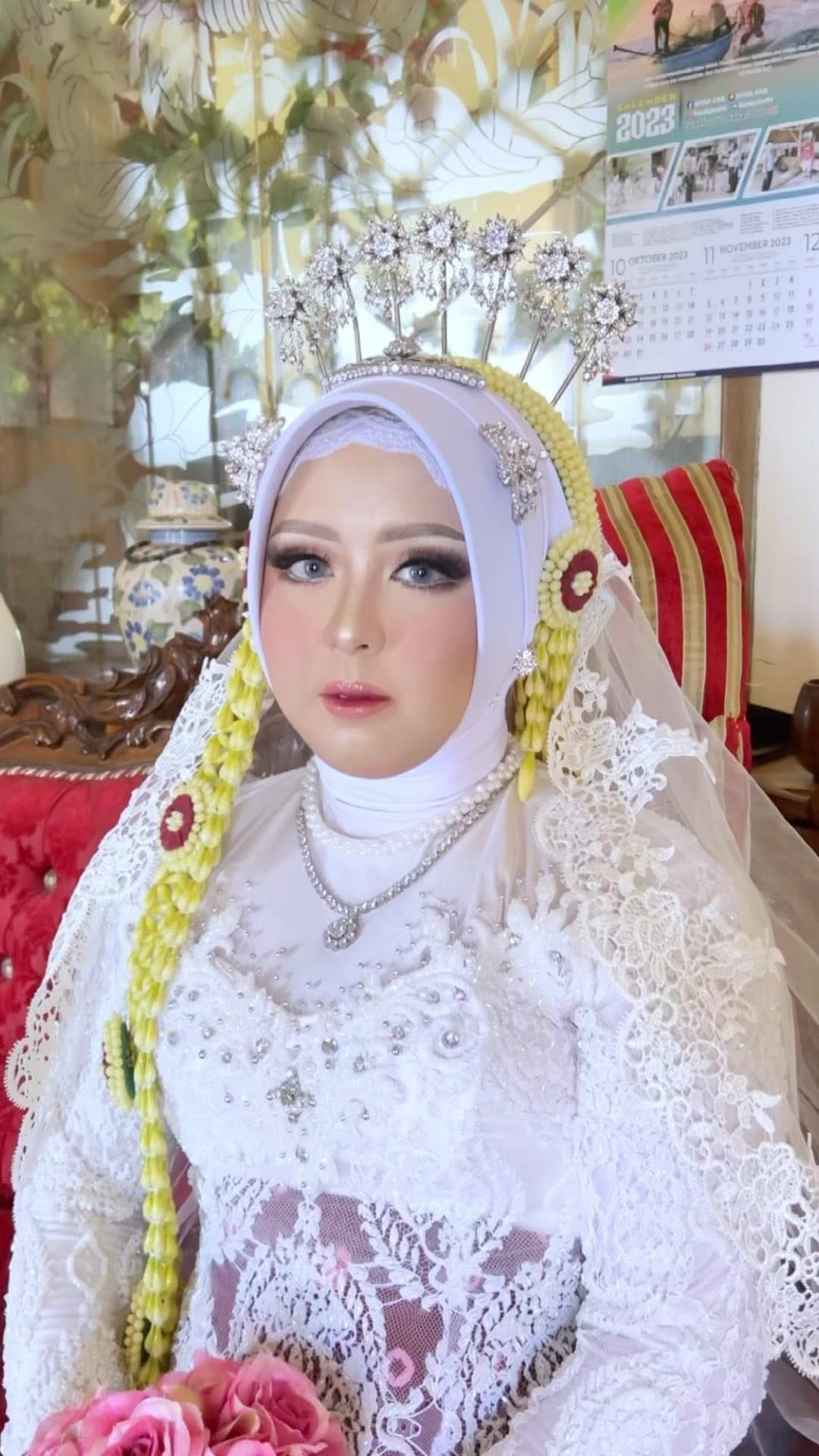 Post 9 by Winona Makeup Artist on Instagram (video)