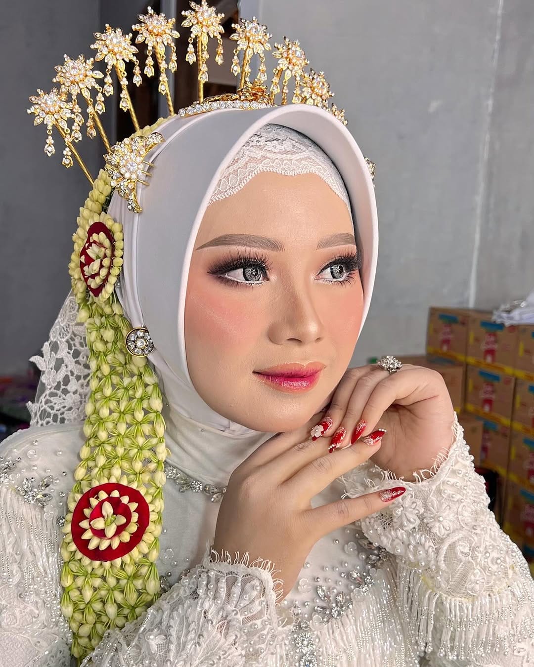Post 8 by Winona Makeup Artist on Instagram (carousel)