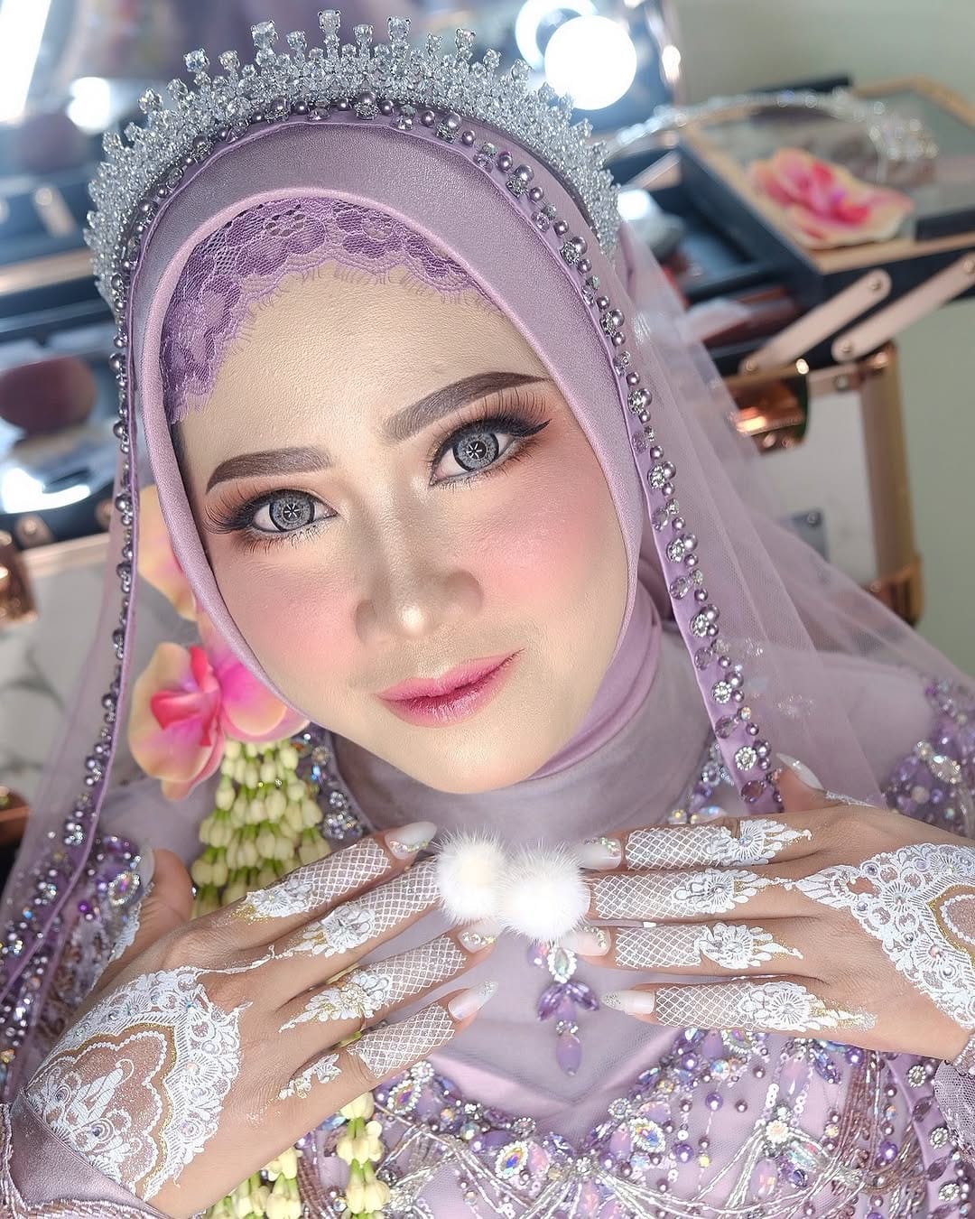 Post 6 by Winona Makeup Artist on Instagram (carousel)