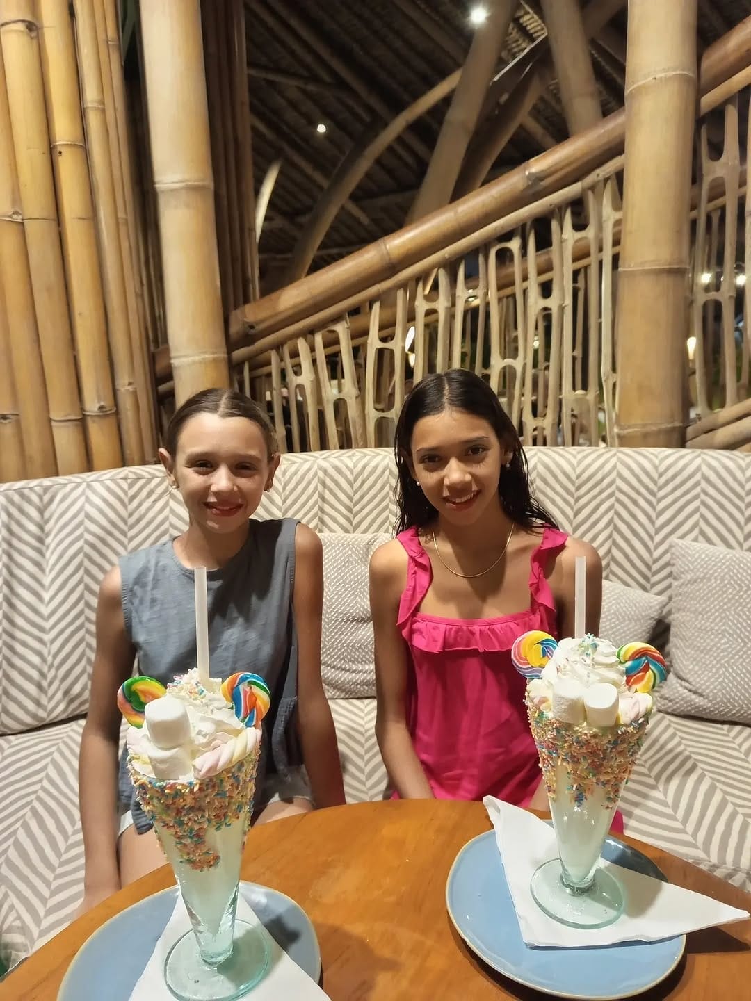 Post 2 by Los 4 Viajando por el Mundo | Family in Bali 🌺 on Instagram (carousel)