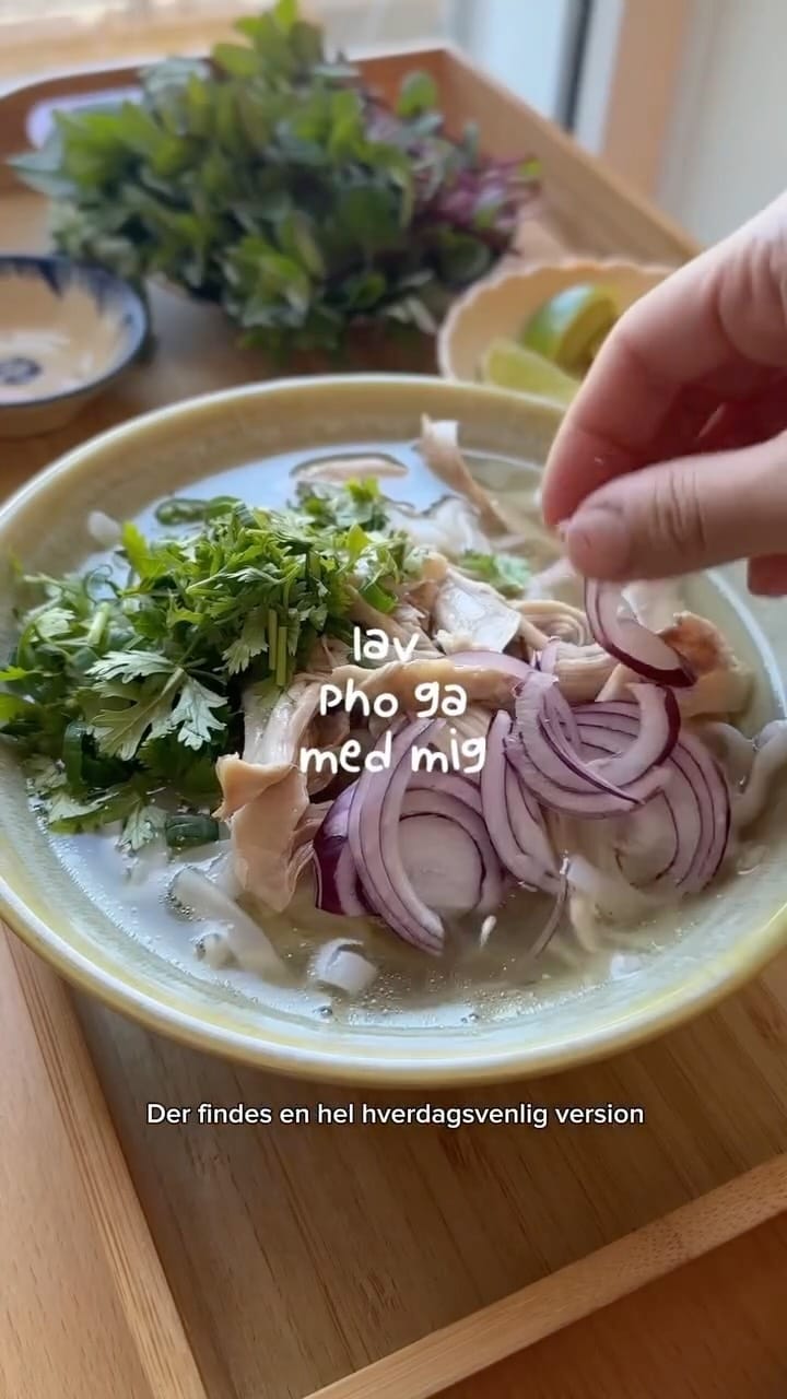 Post 7 by Nina Minh on Instagram (video)