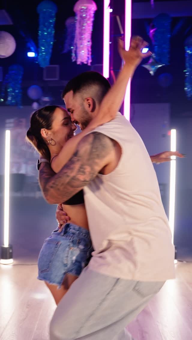 Post 3 by 𝘼𝙇𝘽𝘼 𝙍𝙊𝘿𝙍𝙄𝙂𝙐𝙀𝙕 on Instagram (video)