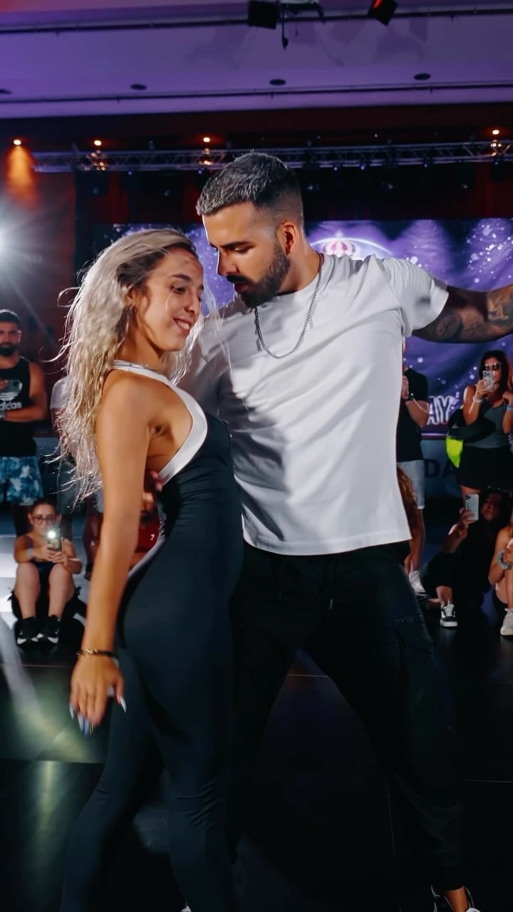 Post 9 by 𝘼𝙇𝘽𝘼 𝙍𝙊𝘿𝙍𝙄𝙂𝙐𝙀𝙕 on Instagram (video)