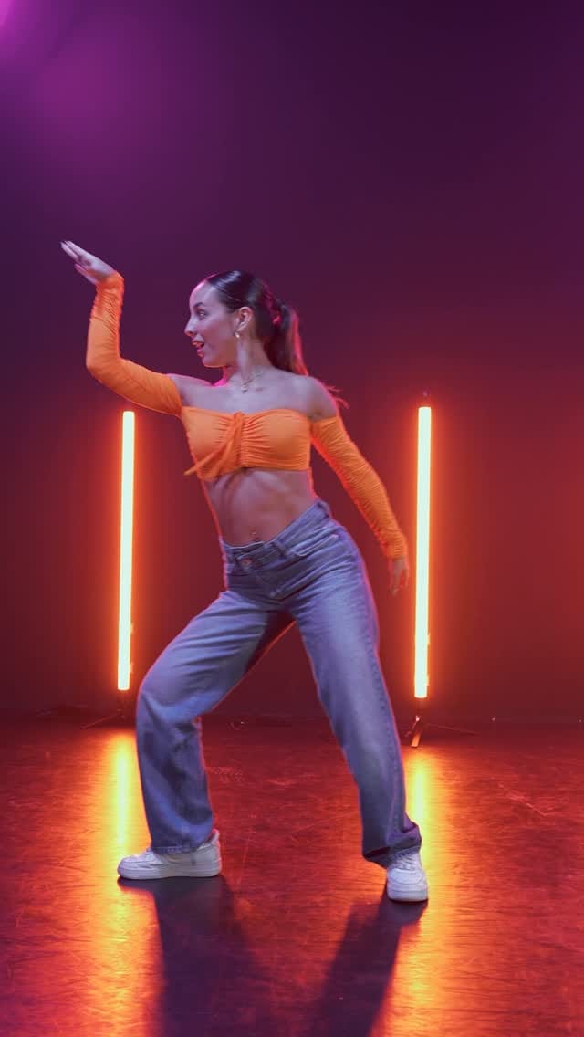 Post 7 by 𝘼𝙇𝘽𝘼 𝙍𝙊𝘿𝙍𝙄𝙂𝙐𝙀𝙕 on Instagram (video)