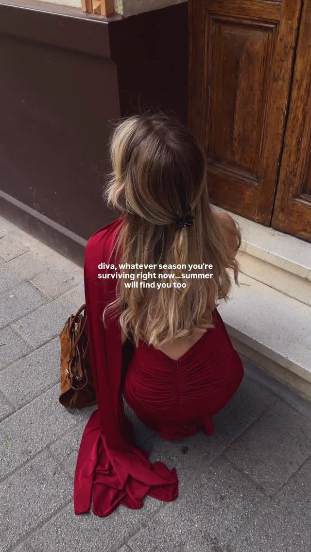 Post 3 by Lora Petkova — fashion | art | lifestyle | self-love on Instagram (video)