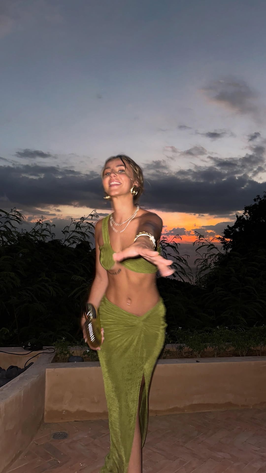Post 9 by D A N I   E L L I O T T on Instagram (video)