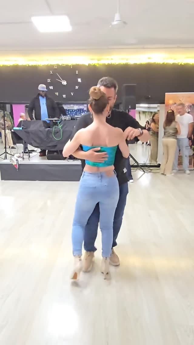 Post 6 by Elsa Y Sergi Kizomba Barcelona on Instagram (video)