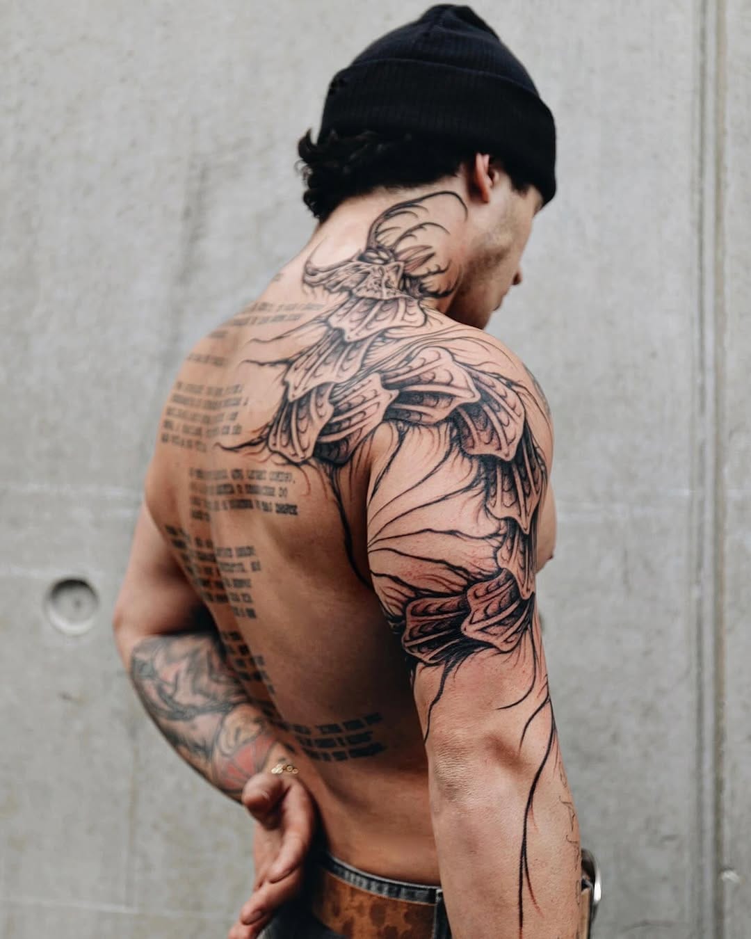 Post 10 by 𝐌𝐈𝐒𝐓𝐄𝐑𝐌𝐎𝐍𝐒𝐓𝐄𝐑 BlackWork Tattoo on Instagram (carousel)