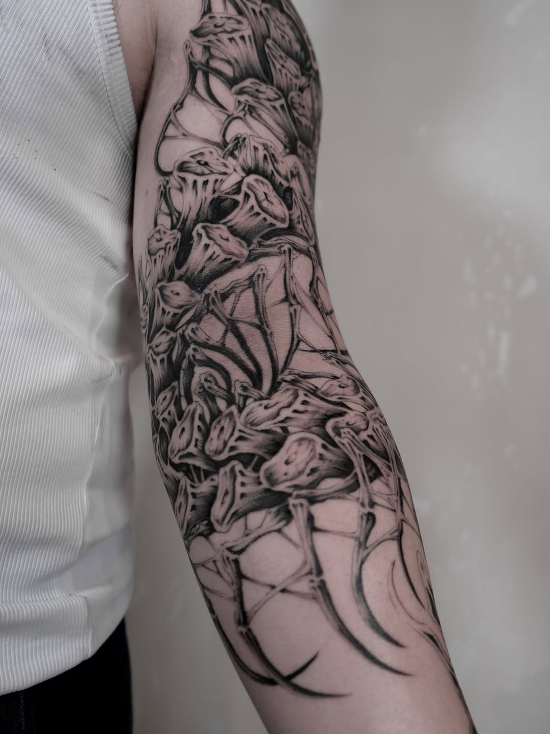 Post 6 by 𝐌𝐈𝐒𝐓𝐄𝐑𝐌𝐎𝐍𝐒𝐓𝐄𝐑 BlackWork Tattoo on Instagram (carousel)