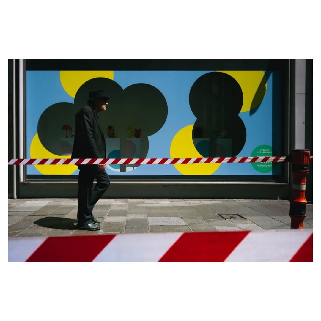 Post 5 by Sébastien Hirsch : street photographer on Instagram (carousel)