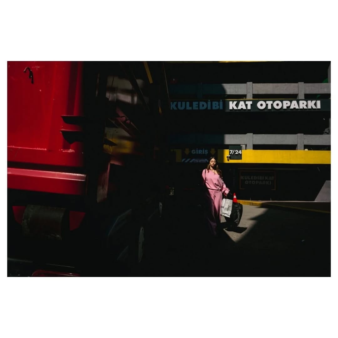 Post 4 by Sébastien Hirsch : street photographer on Instagram (carousel)