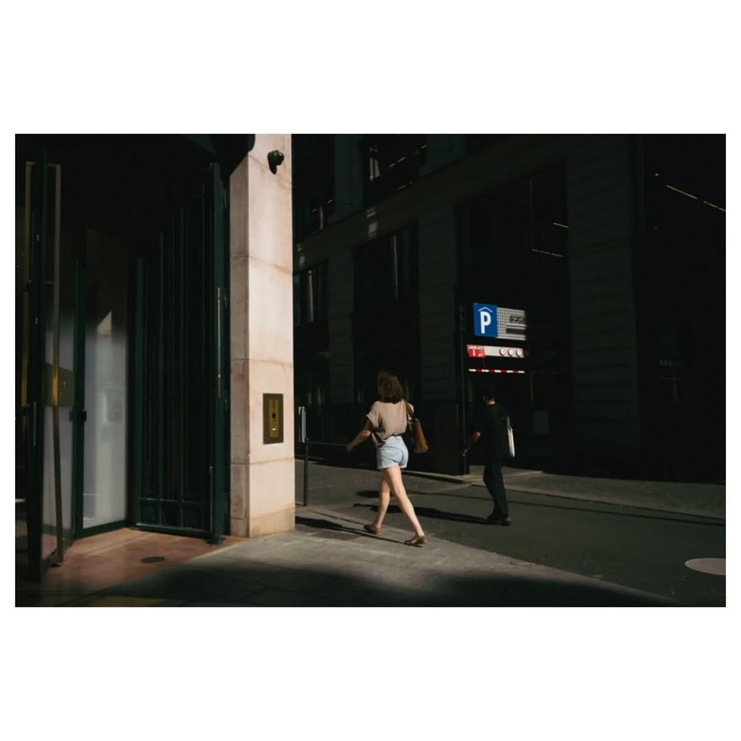 Post 7 by Sébastien Hirsch : street photographer on Instagram (carousel)