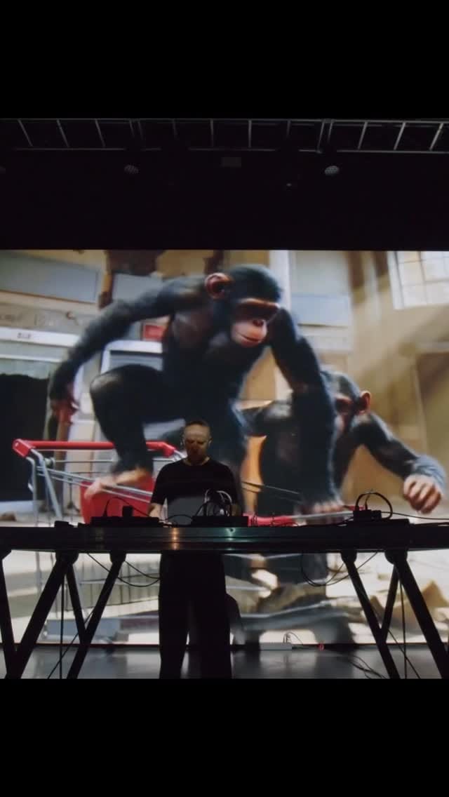Post 1 by Franck Vigroux on Instagram (video)