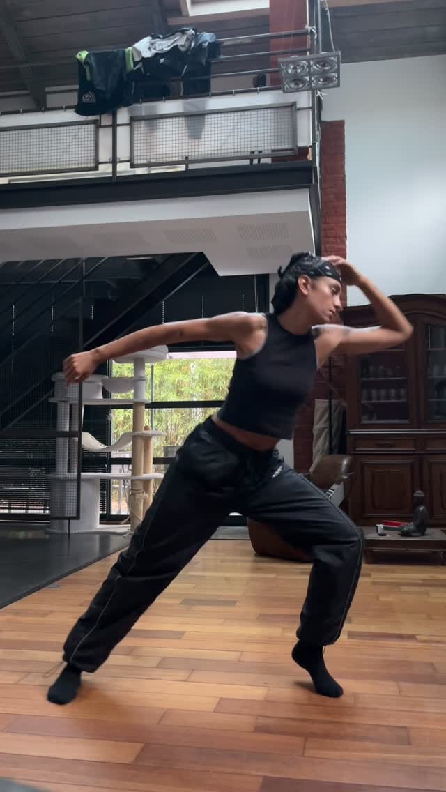 Post 10 by Theodora Guermonprez on Instagram (video)