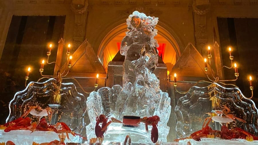 Post 7 by Sam Girault - Ice&Art on Instagram (carousel)