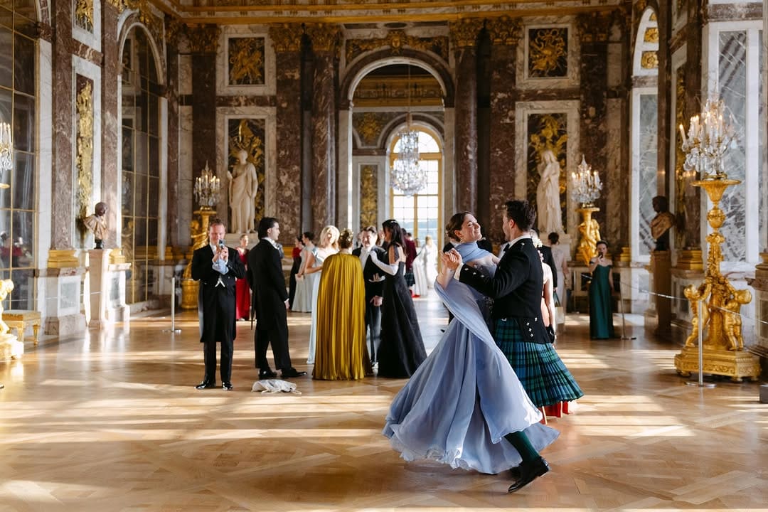 Post 2 by Paris, Loire Valley, Provence wedding photographer - Solène on Instagram (carousel)